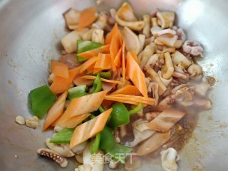 辣炒鱿鱼的做法步骤：6