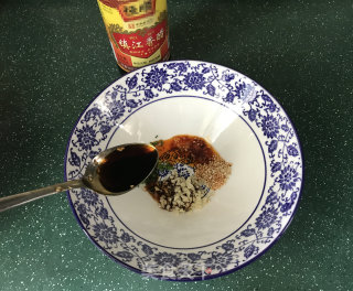 酸辣苜蓿馄饨的做法步骤：9