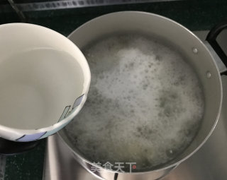 酸辣苜蓿馄饨的做法步骤：11
