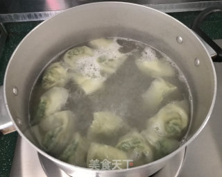 酸辣苜蓿馄饨的做法步骤：12