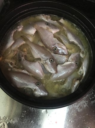 黄豆酱焖剥皮鱼的做法步骤：8