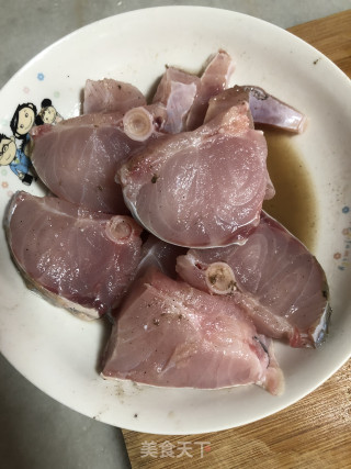 红烧鱼块的做法步骤：1