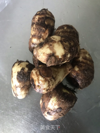 小芋头蘸糖的做法步骤：1