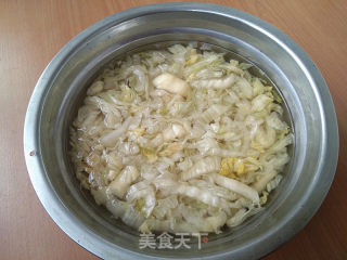 藕片烧酸菜的做法步骤：1