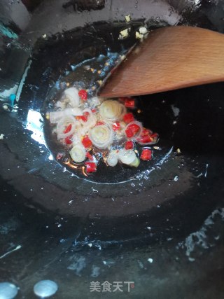 蒜苔帽炒鸡蛋的做法步骤：5