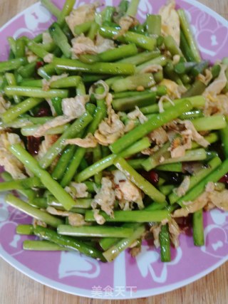 蒜苔帽炒鸡蛋的做法步骤：9