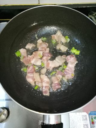 五花肉炒荷兰豆的做法步骤：3