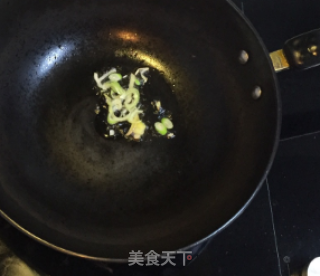 虾仁炒丝瓜的做法步骤：3