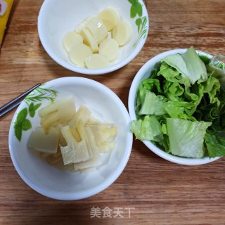 煮速食螺蛳粉的做法步骤：3