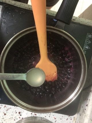 蓝莓芝士慕斯蛋糕的做法步骤：4