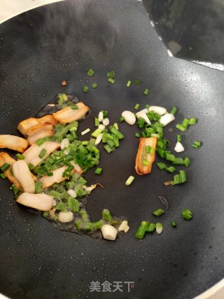 花菜炒肉的做法步骤：2