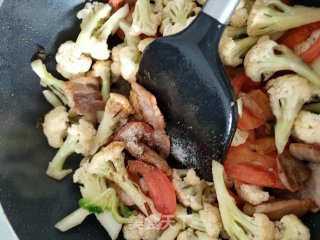 花菜炒肉的做法步骤：5