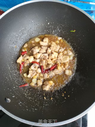 酸辣瓜片炒肉的做法步骤：8