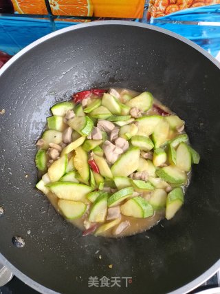 酸辣瓜片炒肉的做法步骤：12