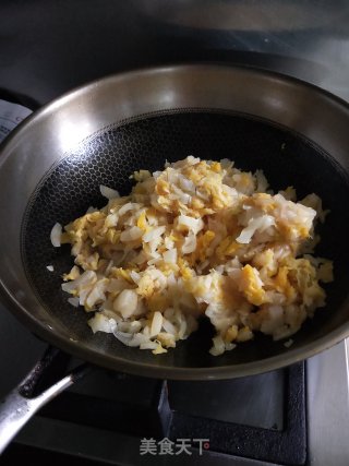 手抓饼版的酸菜饼的做法步骤：4