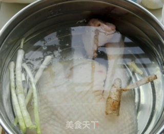 姜葱鸡的做法步骤：1