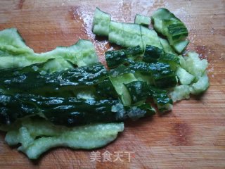 拍黄瓜的做法步骤：1