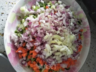 家常蛋炒饭的做法步骤：1