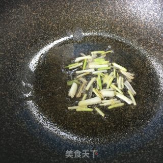 青椒炒土豆的做法步骤：2