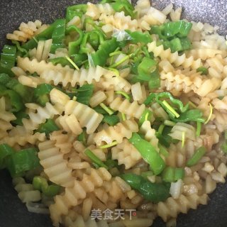 青椒炒土豆的做法步骤：6