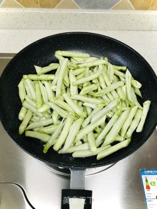 清炒豇豆的做法步骤：4