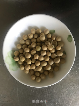 黑黄豆小米米糊的做法步骤：2