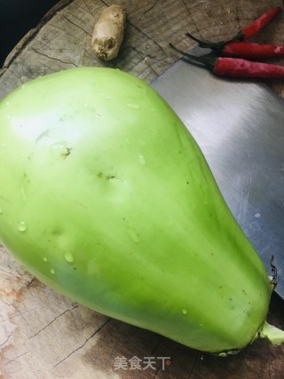鱼香茄子的做法步骤：1