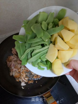 肉土豆炖豆角的做法步骤：4