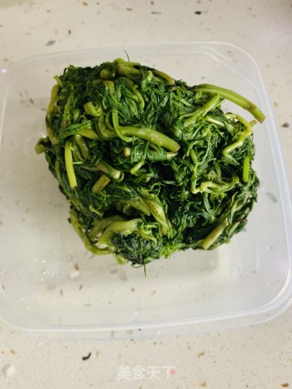 凉拌柳蒿芽的做法步骤：2