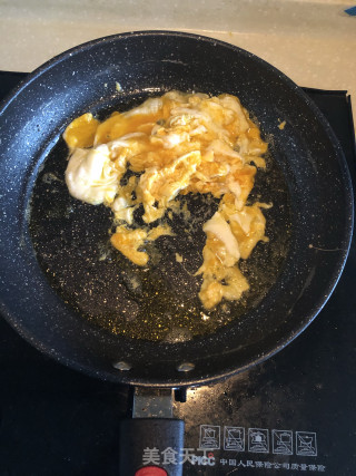 清炒绿白黄（芦笋山药炒蛋）的做法步骤：7