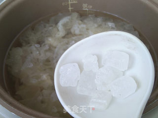 银耳雪梨羹的做法步骤：7