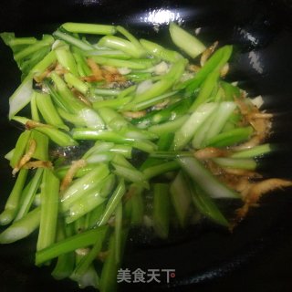虾干炒菜心的做法步骤：6