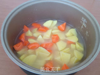 鸡翅中焖饭的做法步骤：8