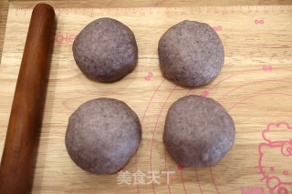 金枪鱼黑米软欧包的做法步骤：10