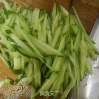 凉拌三丝的做法步骤：1