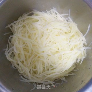 凉拌洋芋丝的做法步骤：3