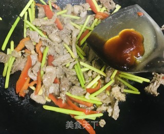 蒜薹炒牛腩的做法步骤：8
