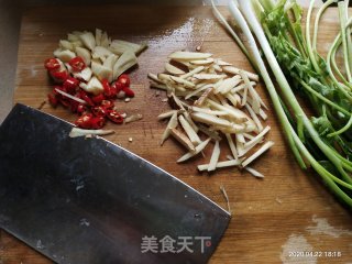 酸菜鱼的做法步骤：3