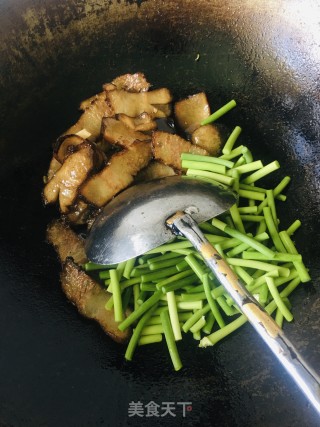 蒜苔炒腊肉的做法步骤：5