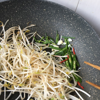 酸辣绿豆芽的做法步骤：7