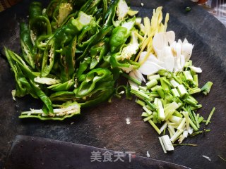爆炒猪肝的做法步骤：2