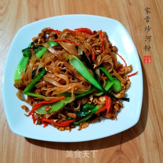 家常炒河粉的做法步骤：6