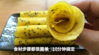 香软可口芝麻蛋卷，有颜值又有营养，食材步骤都简单，10分钟搞定早餐。的做法步骤：11