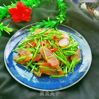 黎蒿炒香肠的做法步骤：9