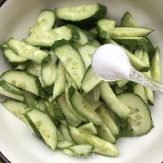 青瓜炒肉片的做法步骤：3