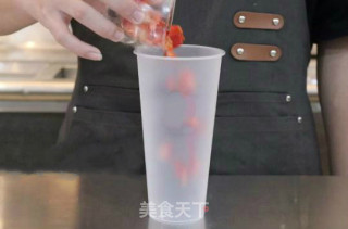 喜茶同款-莓莓芒果甘露的做法步骤：4