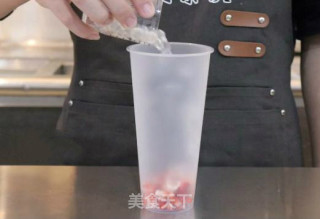 喜茶同款-莓莓芒果甘露的做法步骤：5