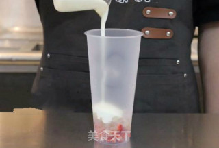 喜茶同款-莓莓芒果甘露的做法步骤：6