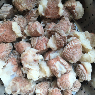 番茄牛肉炖红萝卜的做法步骤：5