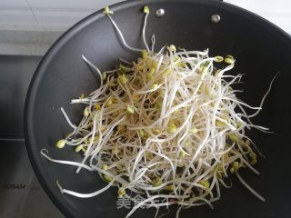 粉丝炒豆芽的做法步骤：2